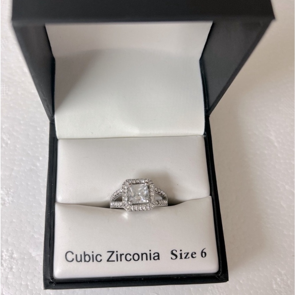 NEW in Box Clear Cubic Zirconia Bling Ring Size 6